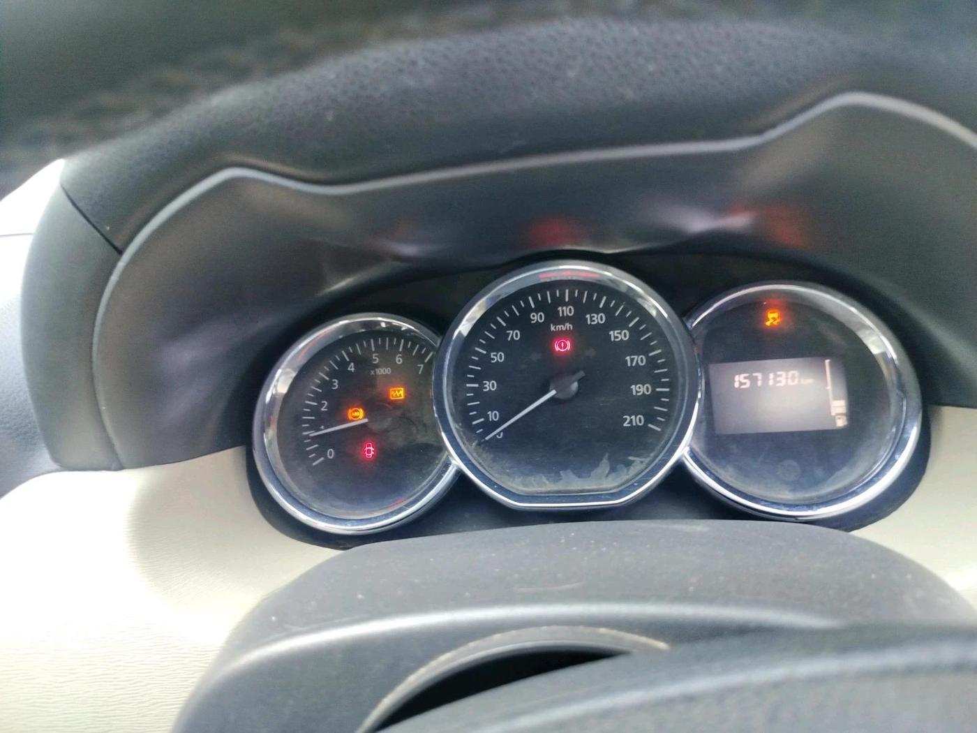 2016 Nissan Terrano XE (D), Diesel, Manual, 1,57,130 km, interior