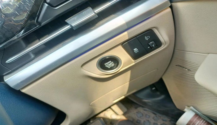 2022 KIA CARENS LUXURY PLUS 1.5 DIESEL AT 6 STR, Diesel, Automatic, 21,138 km, interior