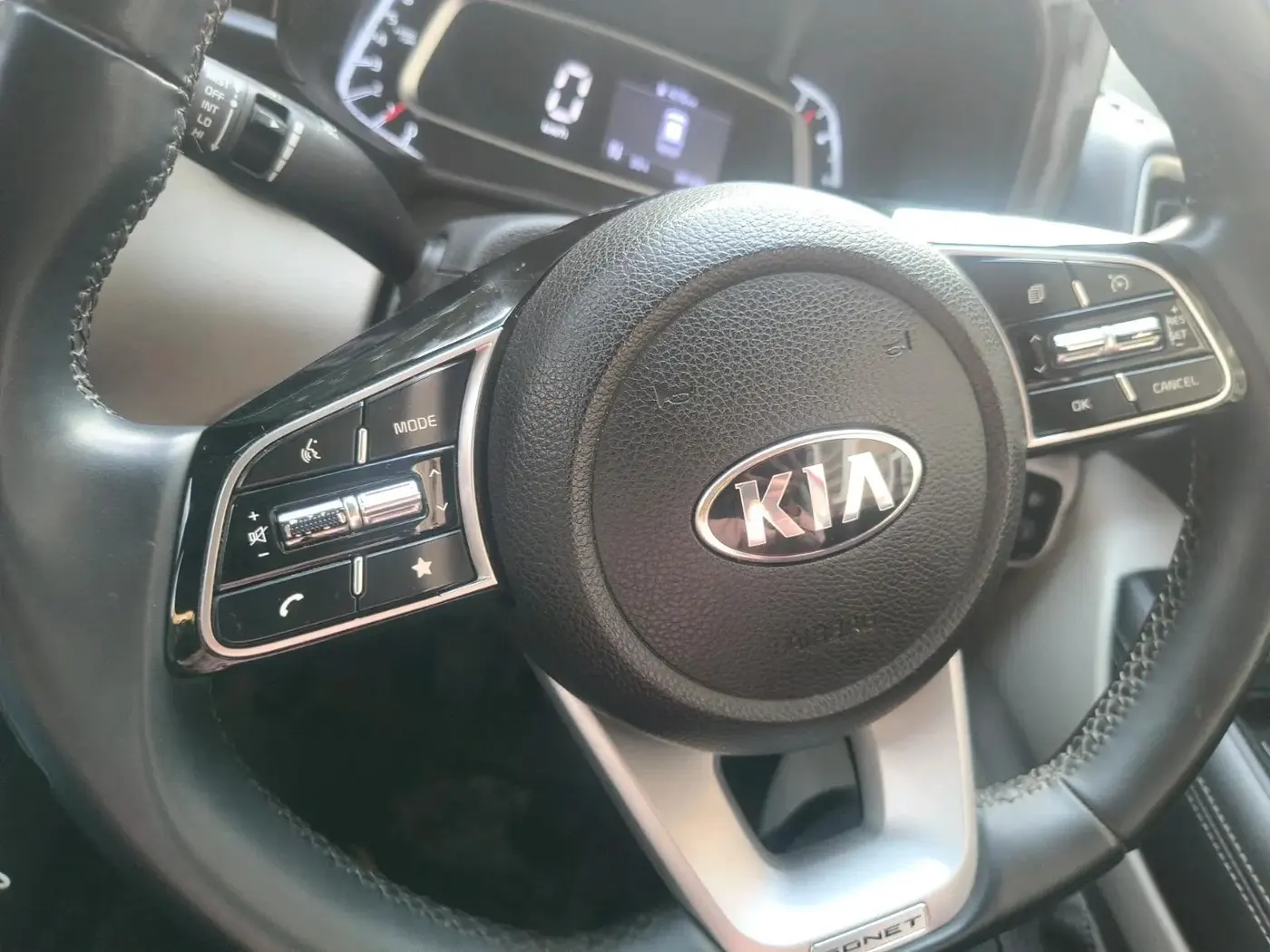 2021 KIA SONET HTX 1.0 IMT, Petrol, Manual, 38,171 km, interior