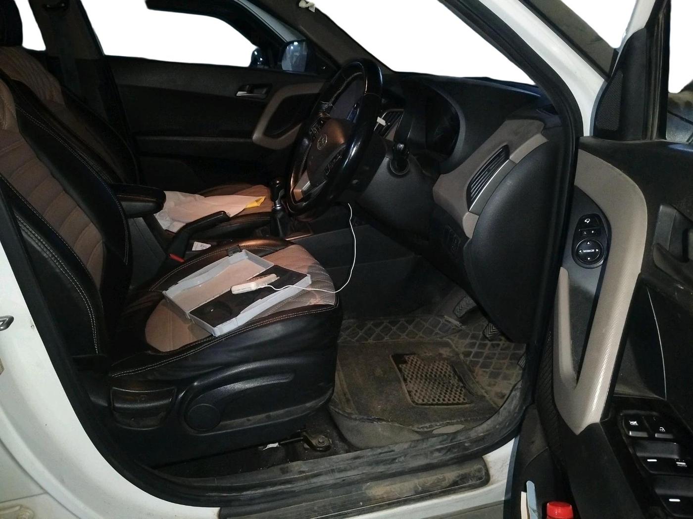 2016 Hyundai Creta SX PLUS 1.6 PETROL, Petrol, Manual, 1,75,005 km, interior