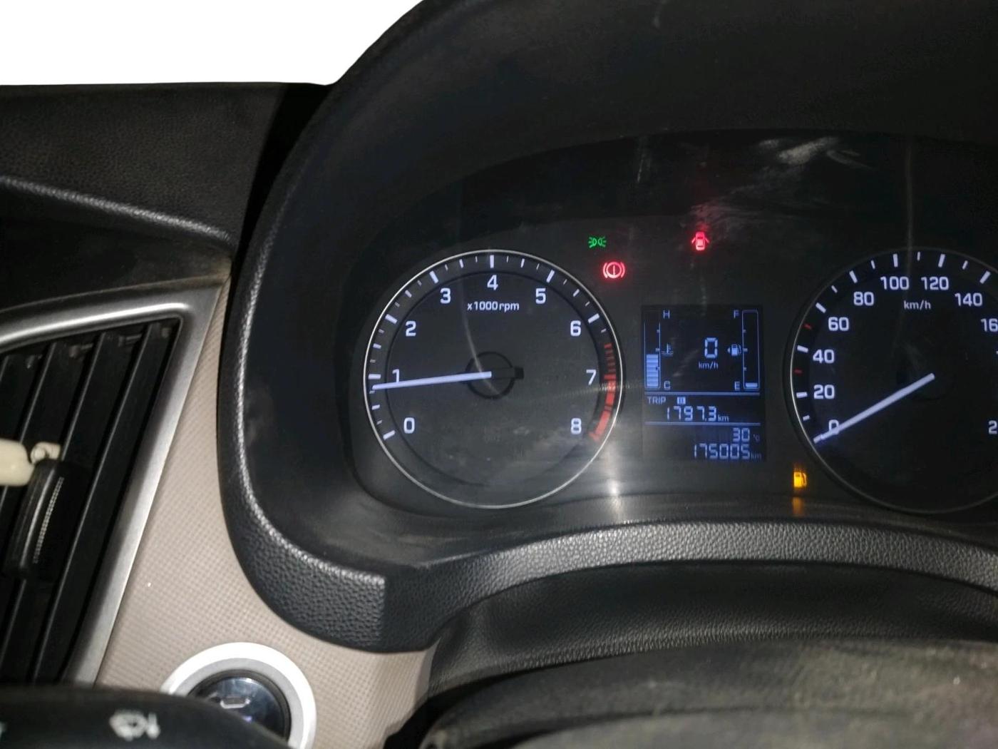 2016 Hyundai Creta SX PLUS 1.6 PETROL, Petrol, Manual, 1,75,005 km, interior