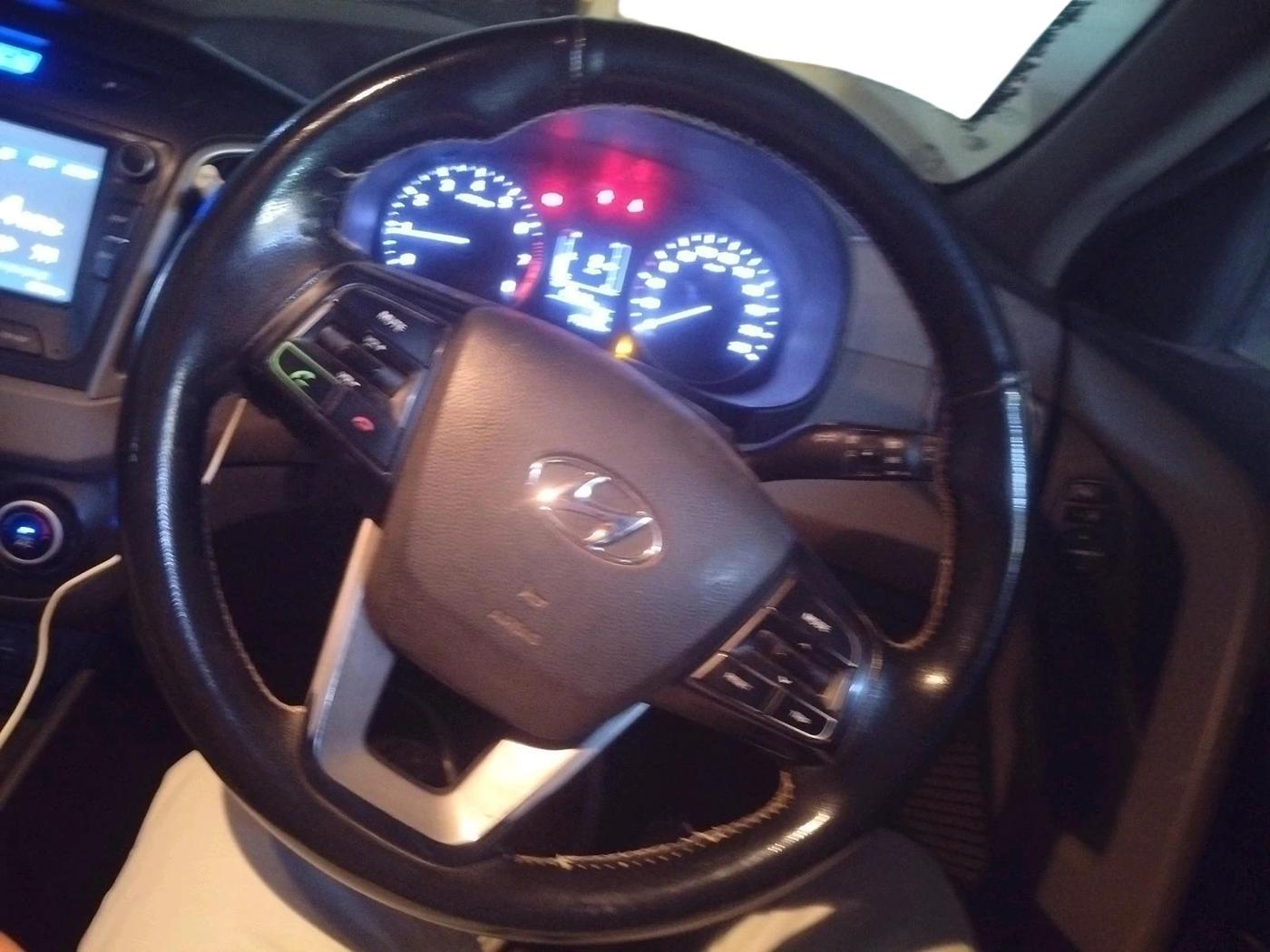 2016 Hyundai Creta SX PLUS 1.6 PETROL, Petrol, Manual, 1,75,005 km, interior