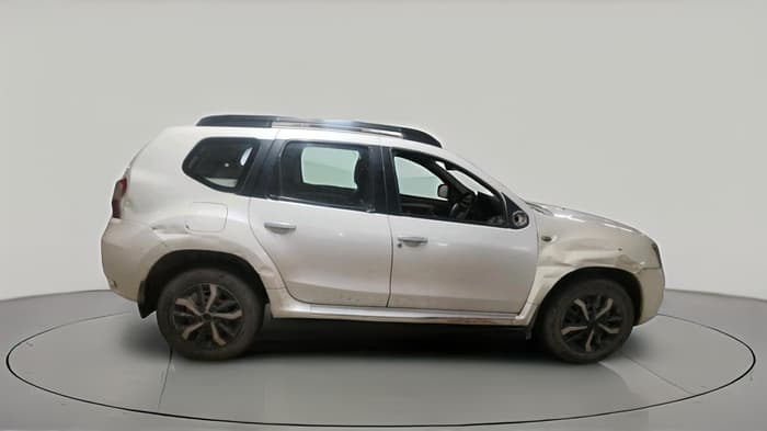 2014 Nissan Terrano XL (P), Petrol, Manual, 1,01,346 km, exterior