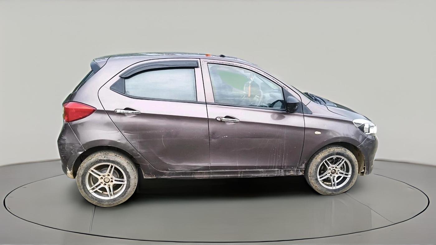 2017 Tata Tiago XT DIESEL, Diesel, Manual, 73,364 km, exterior