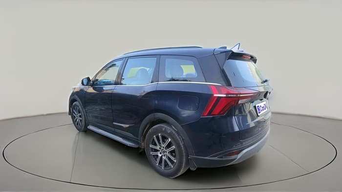 2022 Mahindra XUV700 AX 7 P AT 7 STR, Petrol, Automatic, 74,936 km, exterior