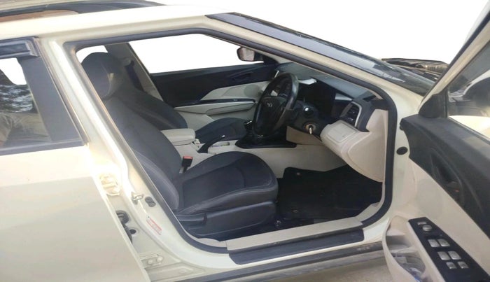 2019 Mahindra XUV300 W6 1.5 DIESEL, Diesel, Manual, 51,518 km, interior