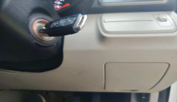 2019 Mahindra XUV300 W6 1.5 DIESEL, Diesel, Manual, 51,518 km, interior