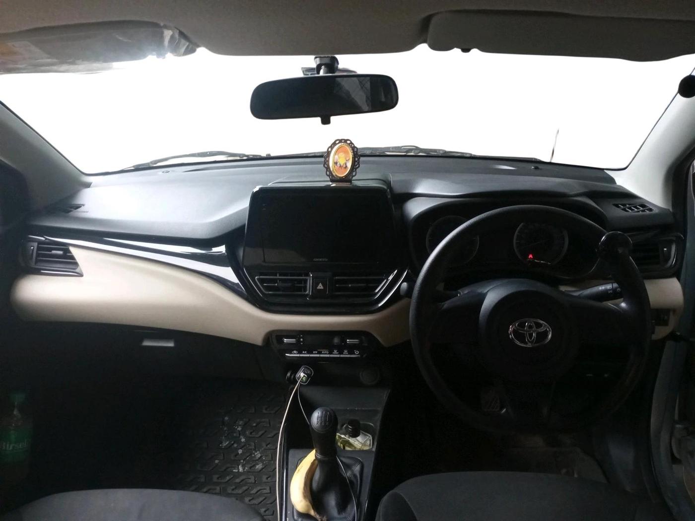 2025 Toyota Glanza E, Petrol, Manual, 28,451 km, interior