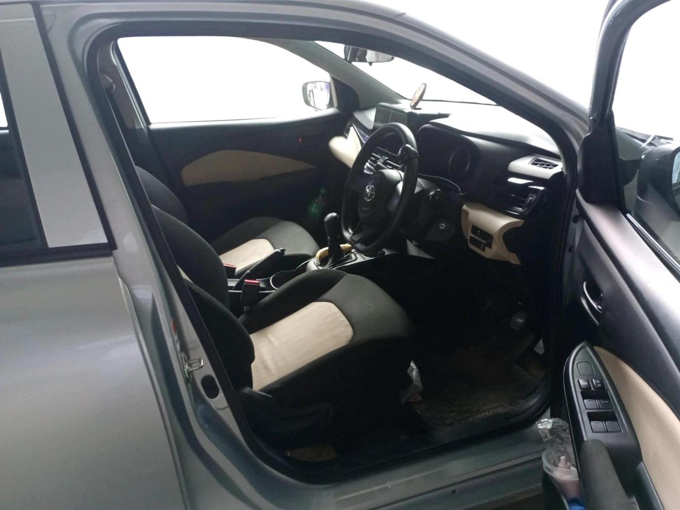 2025 Toyota Glanza E, Petrol, Manual, 28,451 km, interior