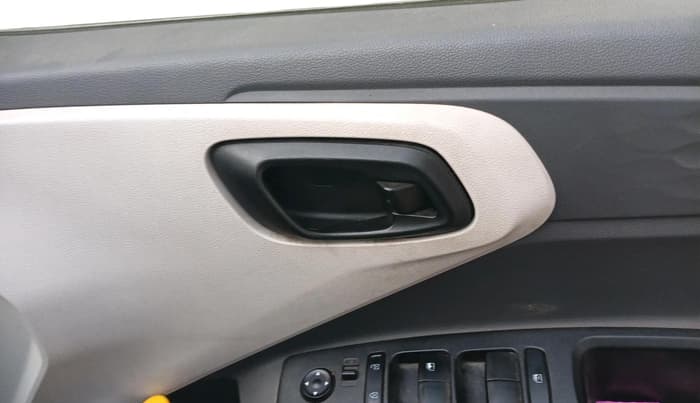 2020 Hyundai AURA S 1.2 CNG, CNG, Manual, 1,04,848 km, interior