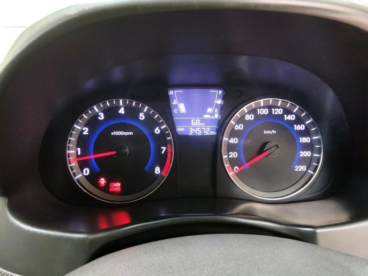 2017 Hyundai Verna 1.6 VTVT SX, Petrol, Manual, 34,572 km, interior