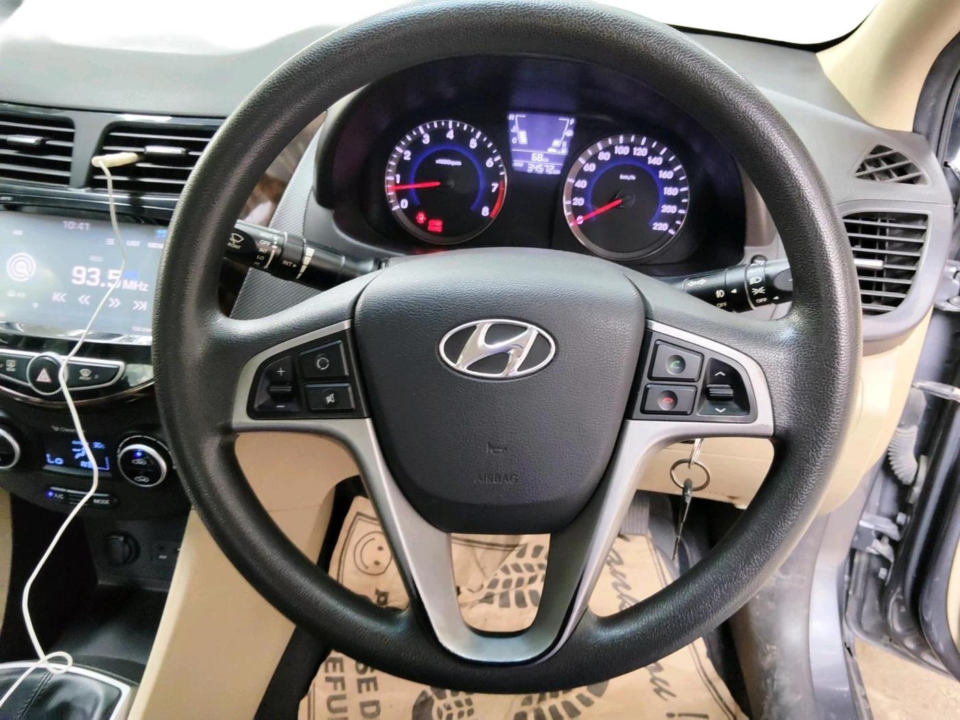 2017 Hyundai Verna 1.6 VTVT SX, Petrol, Manual, 34,572 km, interior