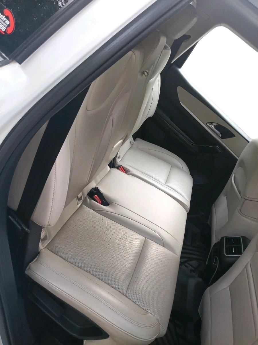 2021 Mahindra XUV700 AX 7 LUXURY P AT 7 STR, Petrol, Automatic, 42,810 km, interior