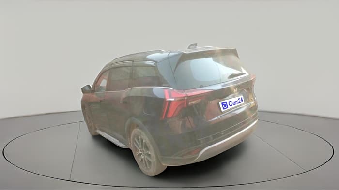 2023 Mahindra XUV700 AX 7 LUXURY D AWD AT 7 STR, Diesel, Automatic, 68,157 km, exterior