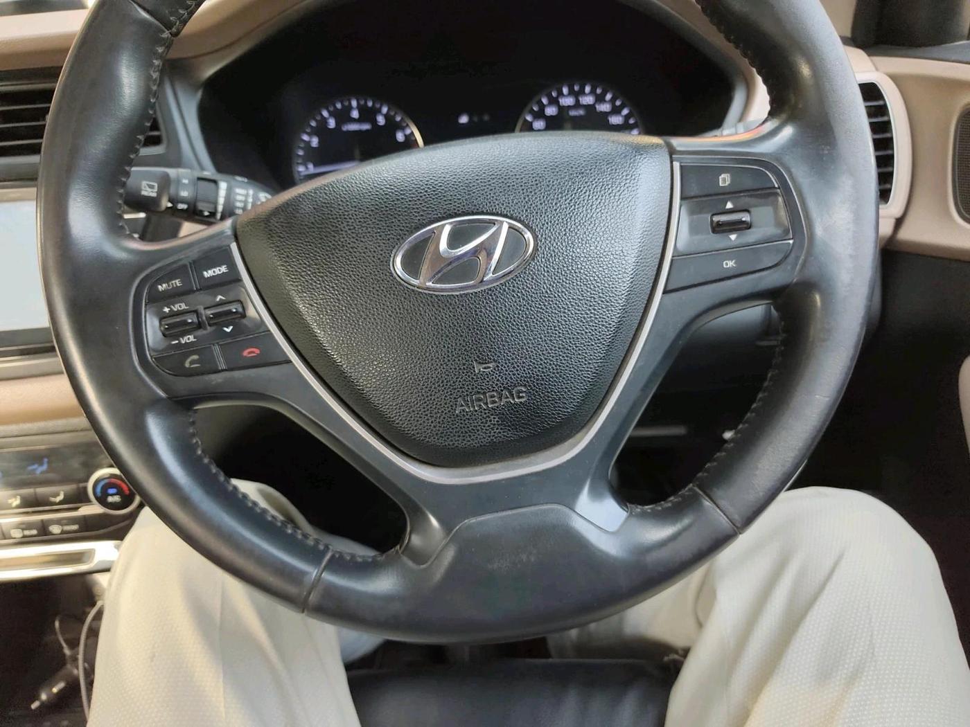 2018 Hyundai Elite i20 ASTA 1.2 (O), Petrol, Manual, 71,640 km, interior