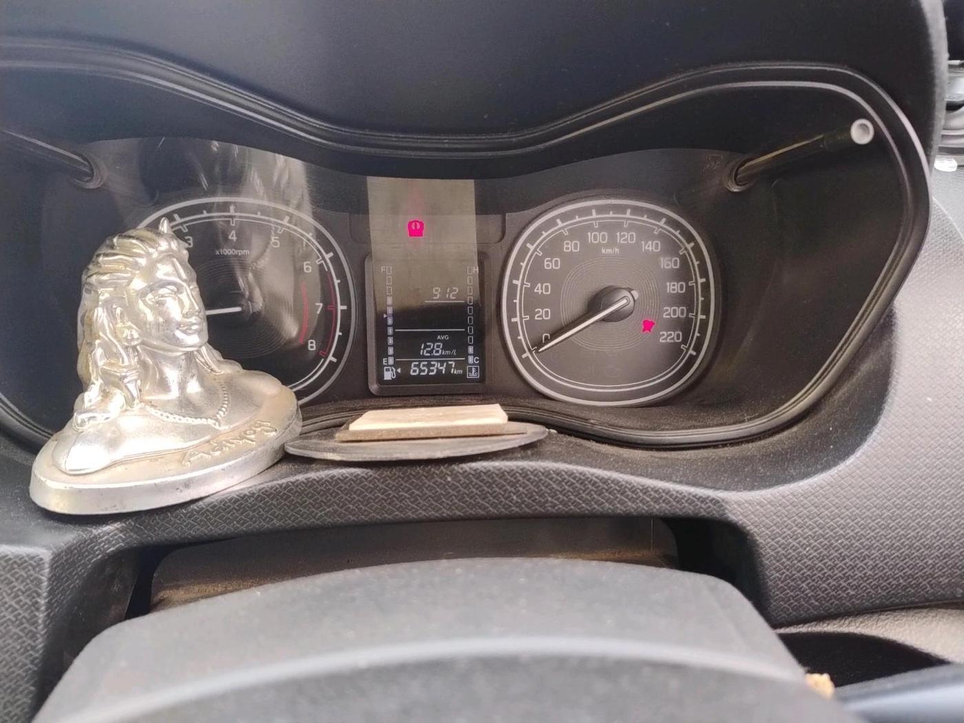2020 Maruti Vitara Brezza LXI, Petrol, Manual, 65,347 km, interior