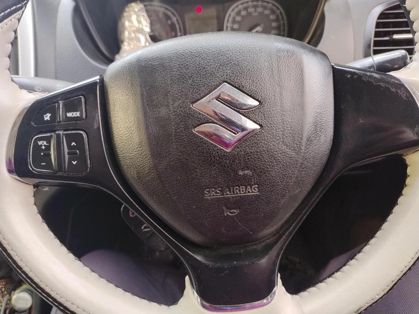 2020 Maruti Vitara Brezza LXI, Petrol, Manual, 65,347 km, interior