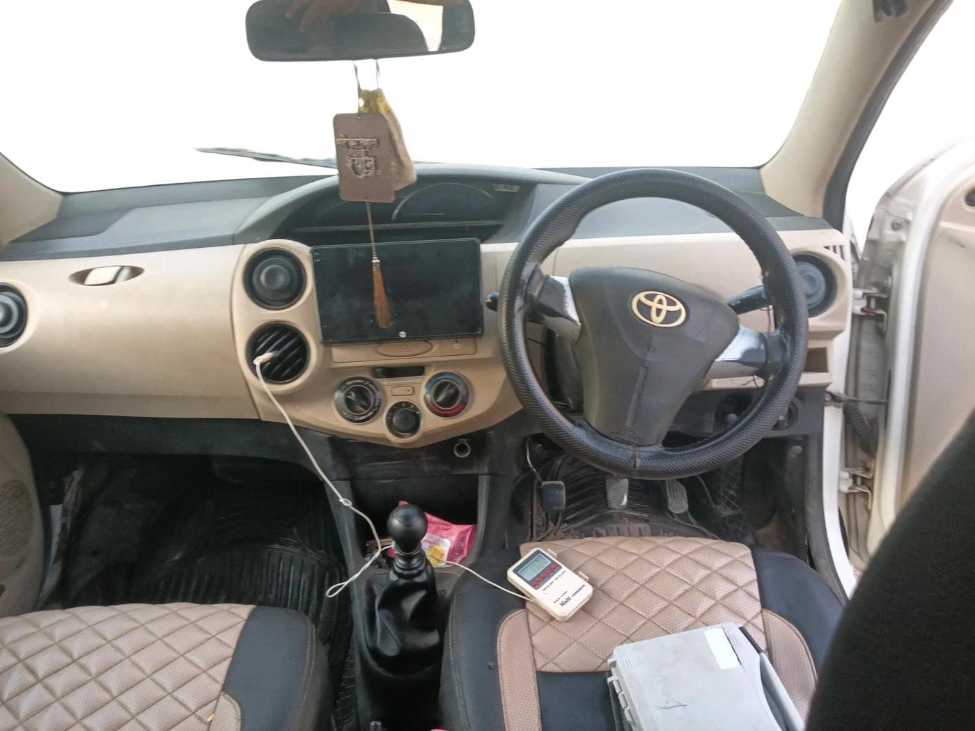 2017 Toyota Etios Liva GXD, Diesel, Manual, 1,12,875 km, interior