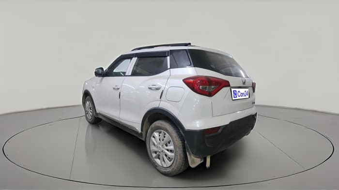 2024 Mahindra XUV300 W4 1.2 PETROL, Petrol, Manual, 15,276 km, exterior
