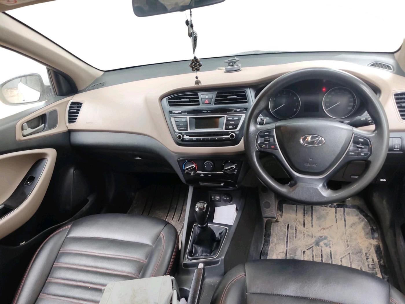 2016 Hyundai Elite i20 MAGNA 1.2, CNG, Manual, 96,555 km, interior