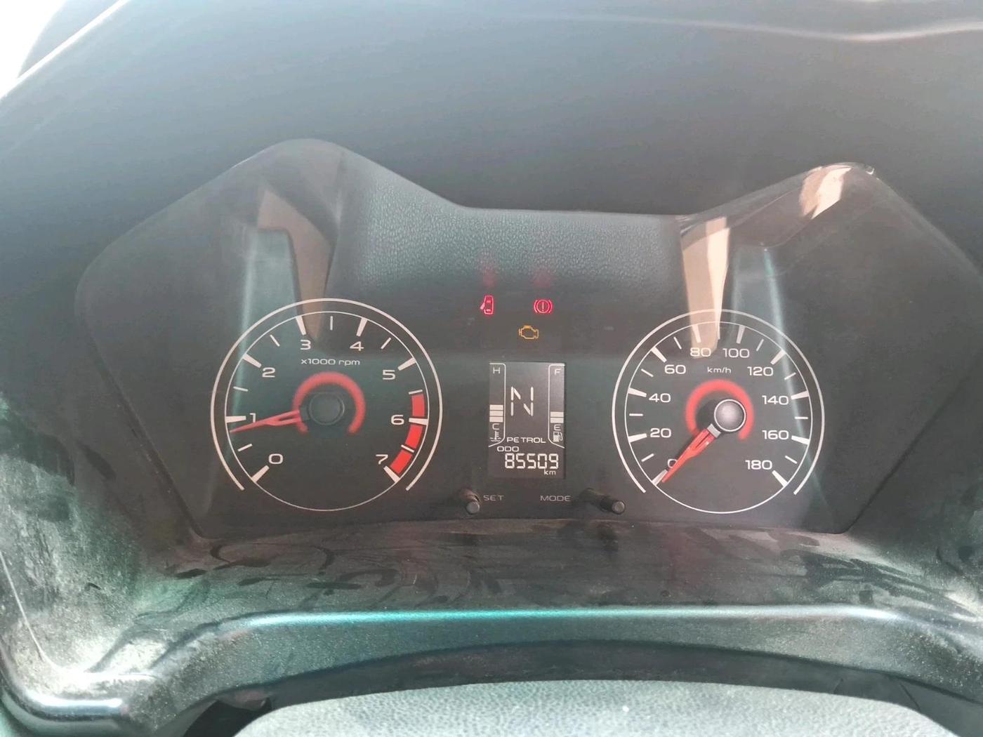 2019 Mahindra Kuv100 K2 TRIP CNG, CNG, Manual, 85,509 km, interior