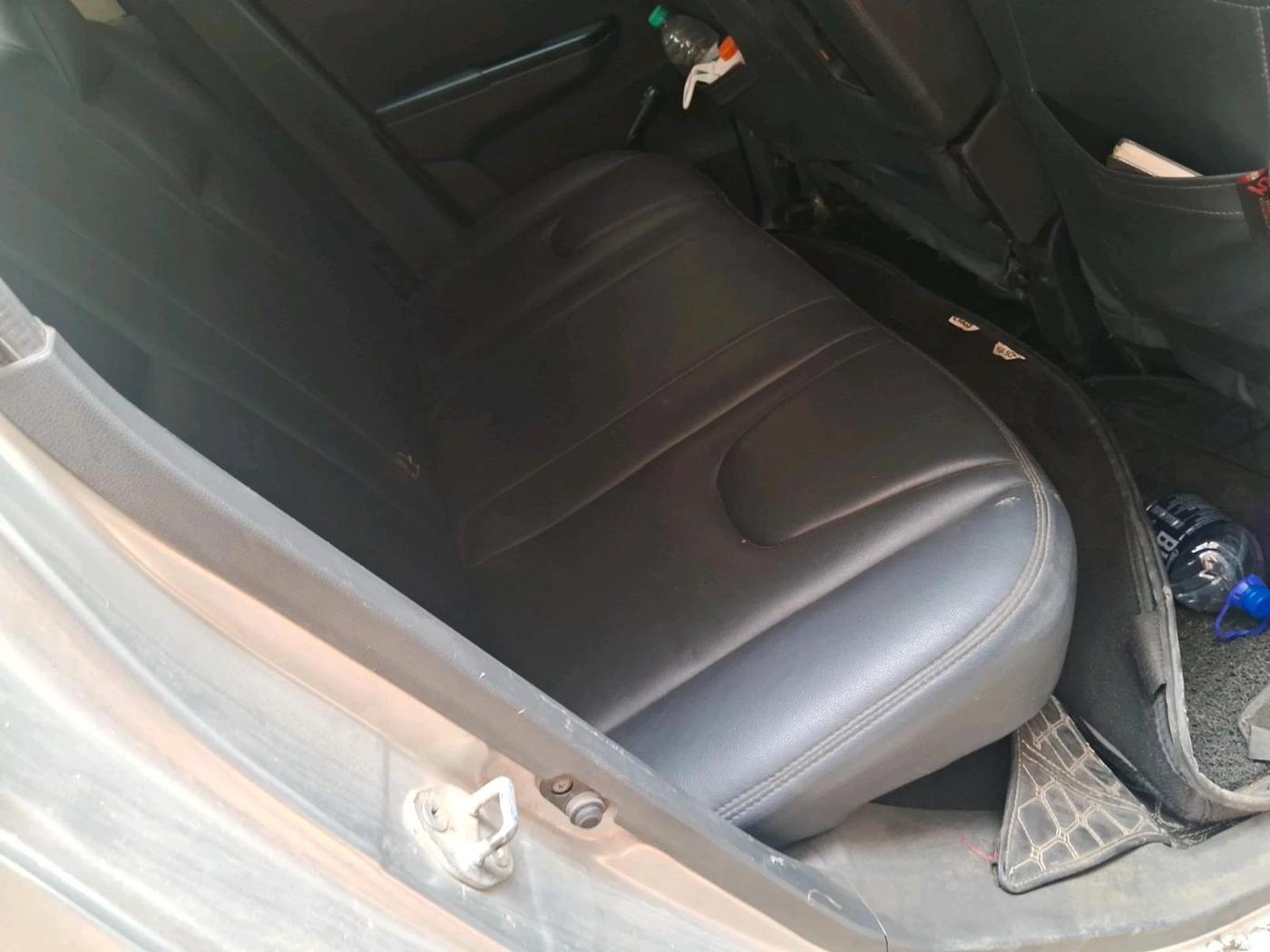 2019 Mahindra Kuv100 K2 TRIP CNG, CNG, Manual, 85,509 km, interior