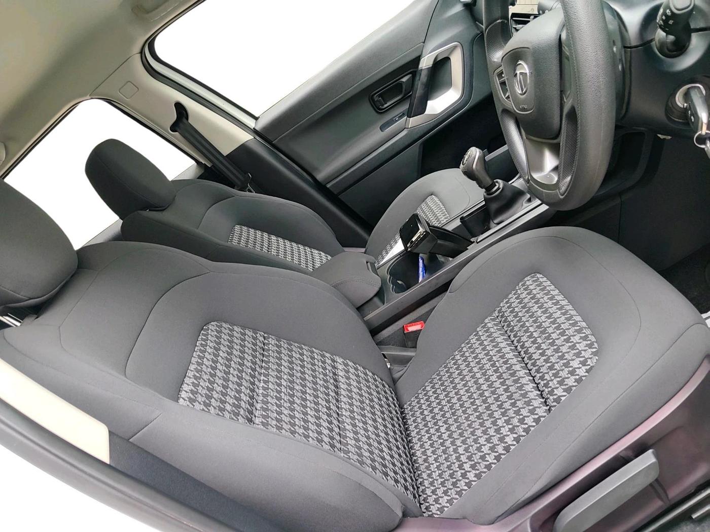 2019 Tata Harrier XM 2.0L KRYOTEC, Diesel, Manual, 1,154 km, interior