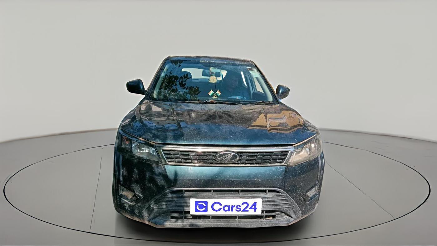 2021 Mahindra XUV300 W4 1.5 DIESEL, Diesel, Manual, 1,05,672 km, exterior