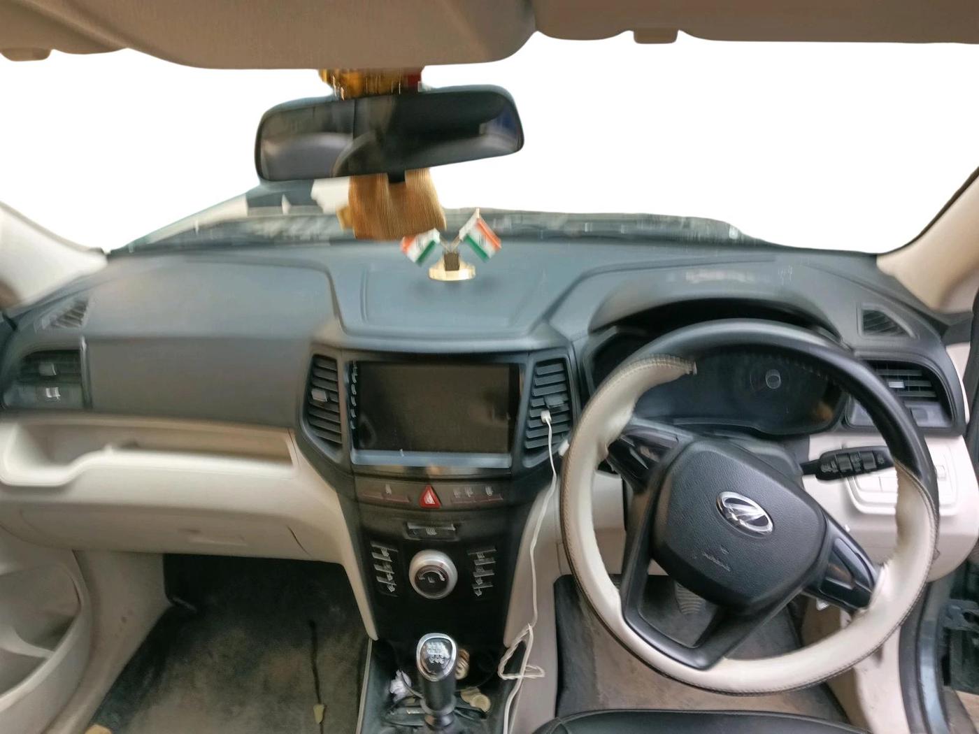 2021 Mahindra XUV300 W4 1.5 DIESEL, Diesel, Manual, 1,05,672 km, interior