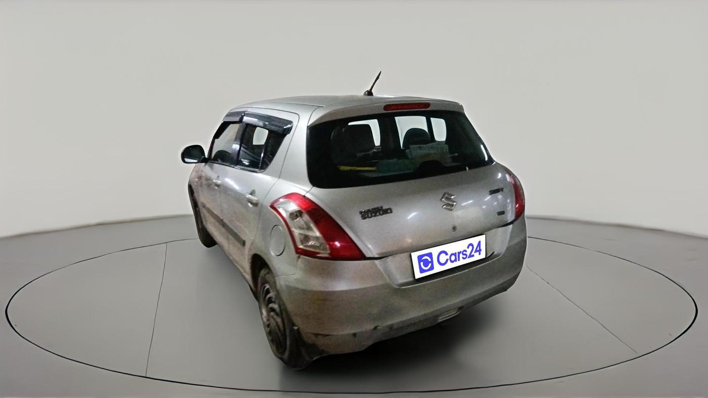 2017 Maruti Swift LXI (O), CNG, Manual, 1,65,241 km, exterior