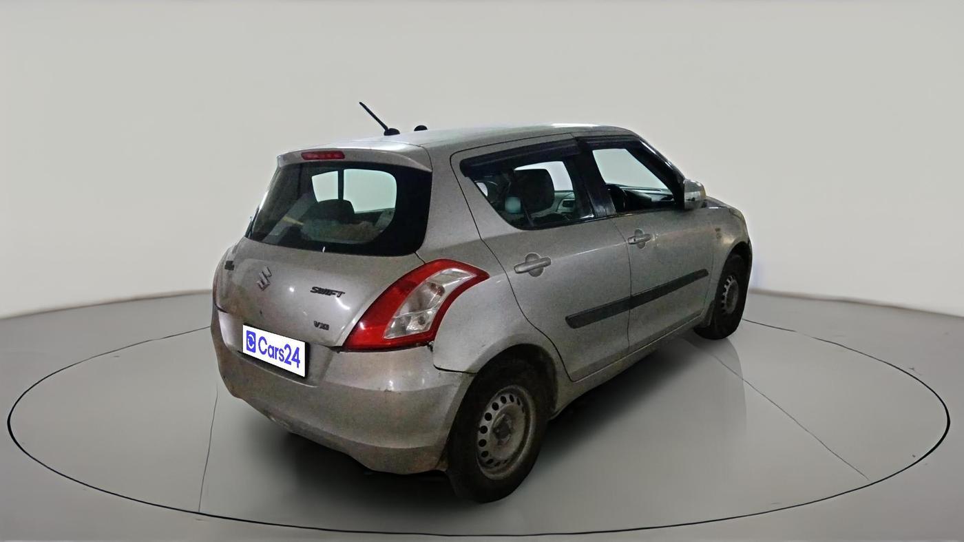 2017 Maruti Swift LXI (O), CNG, Manual, 1,65,241 km, exterior
