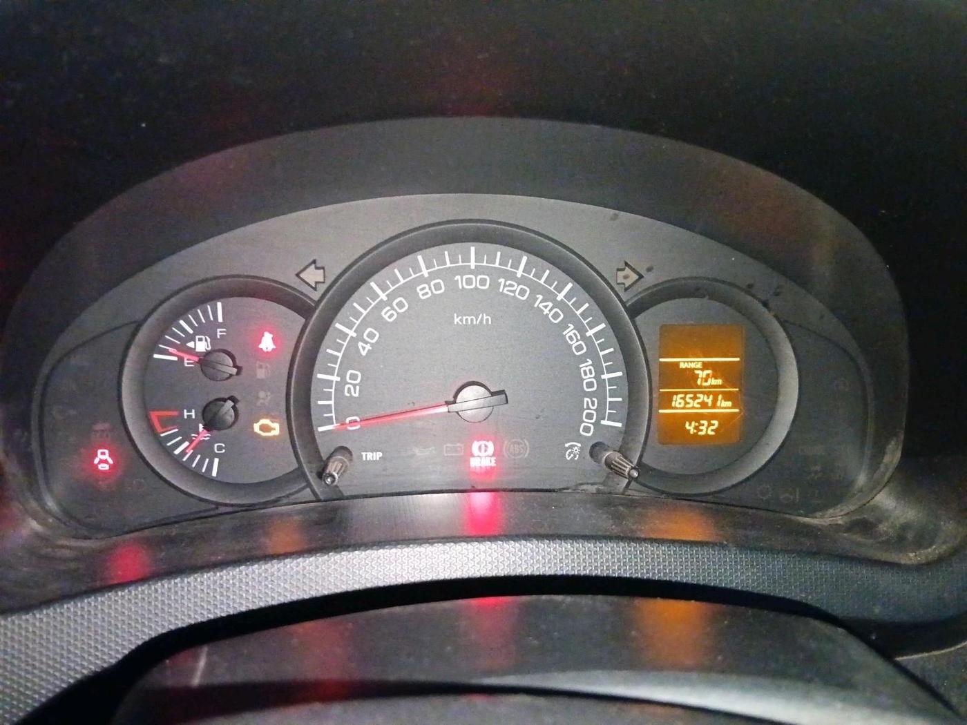 2017 Maruti Swift LXI (O), CNG, Manual, 1,65,241 km, interior