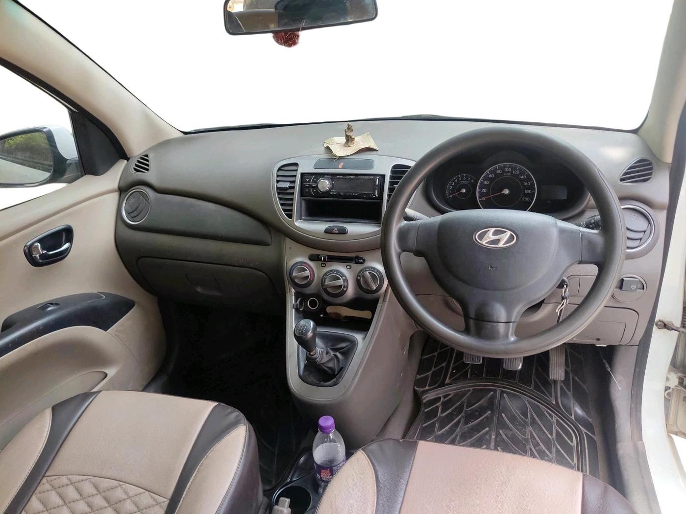 2011 Hyundai i10 MAGNA 1.2, CNG, Manual, 1,08,600 km, interior