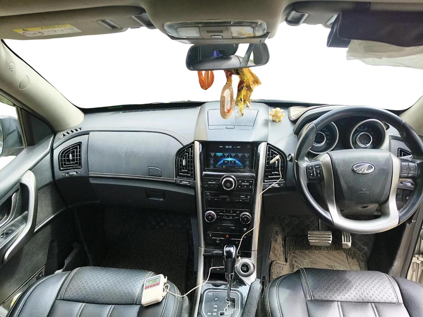 2018 Mahindra XUV500 W11 AT, Diesel, Automatic, 95,406 km, interior