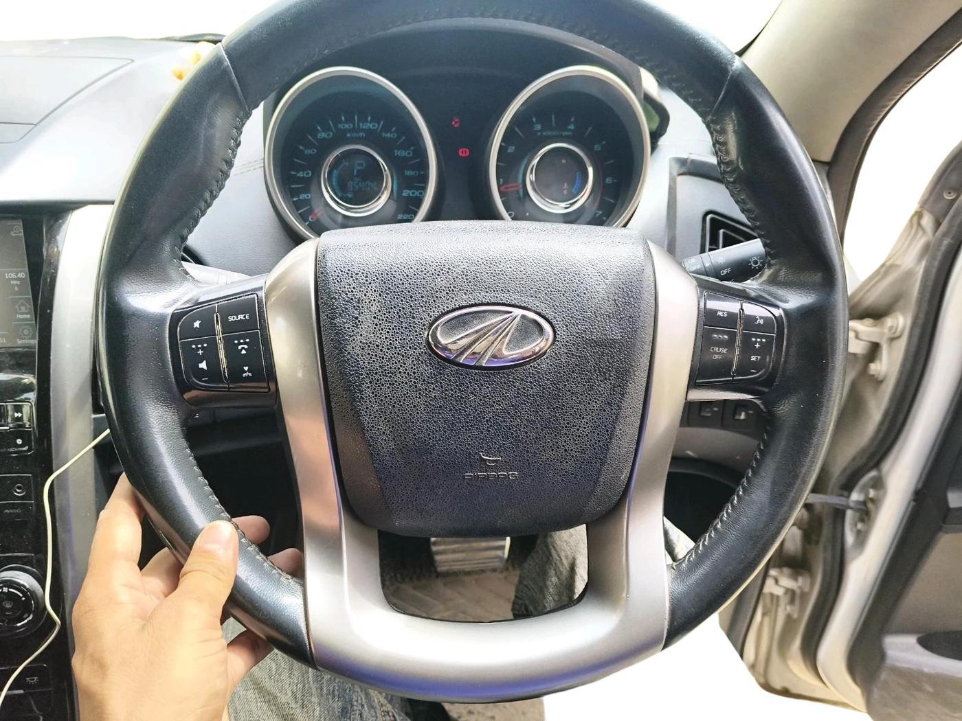2018 Mahindra XUV500 W11 AT, Diesel, Automatic, 95,406 km, interior