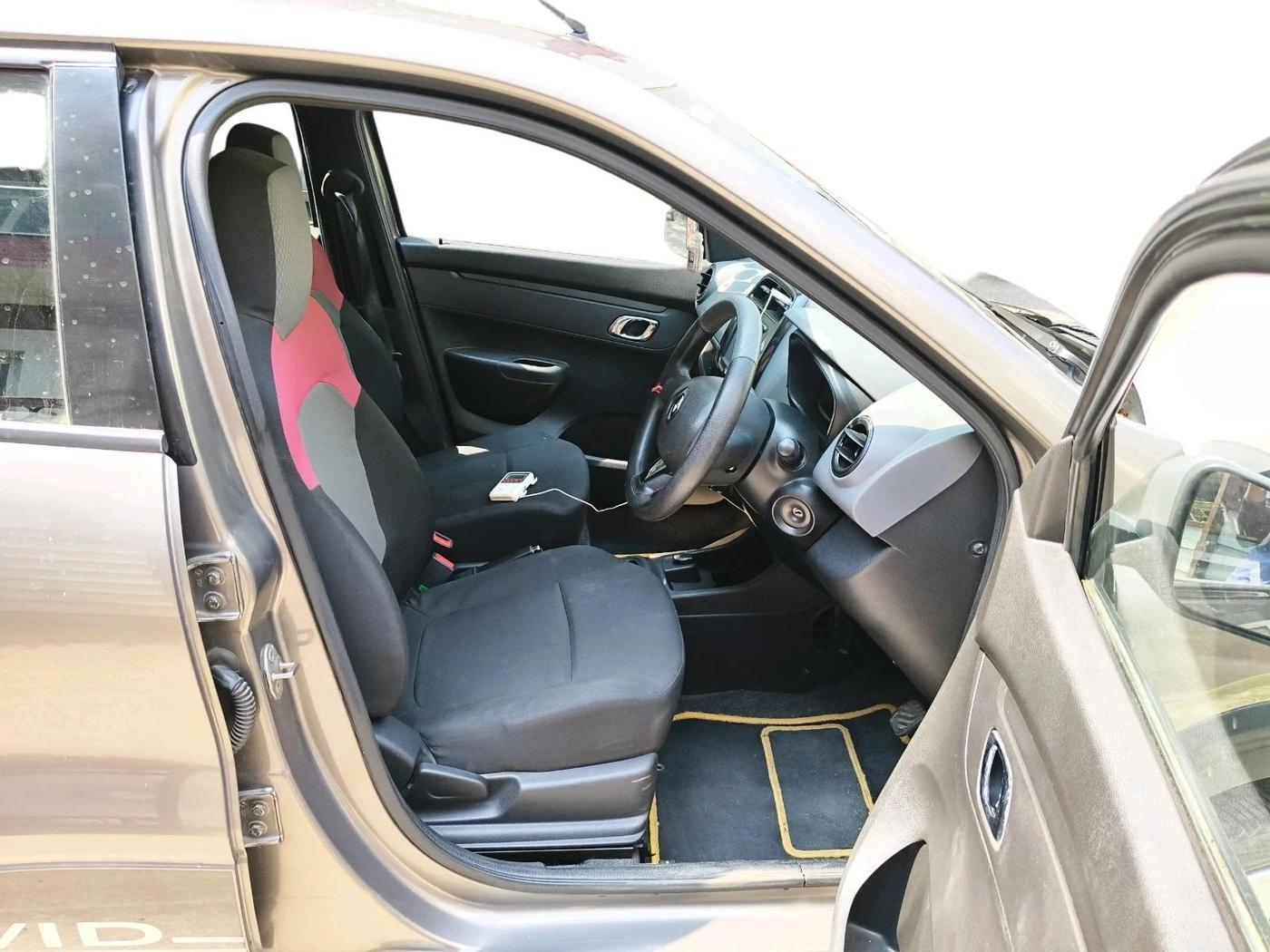 2018 Renault Kwid RXT 1.0 AMT (O), Petrol, Automatic, 8,242 km, interior