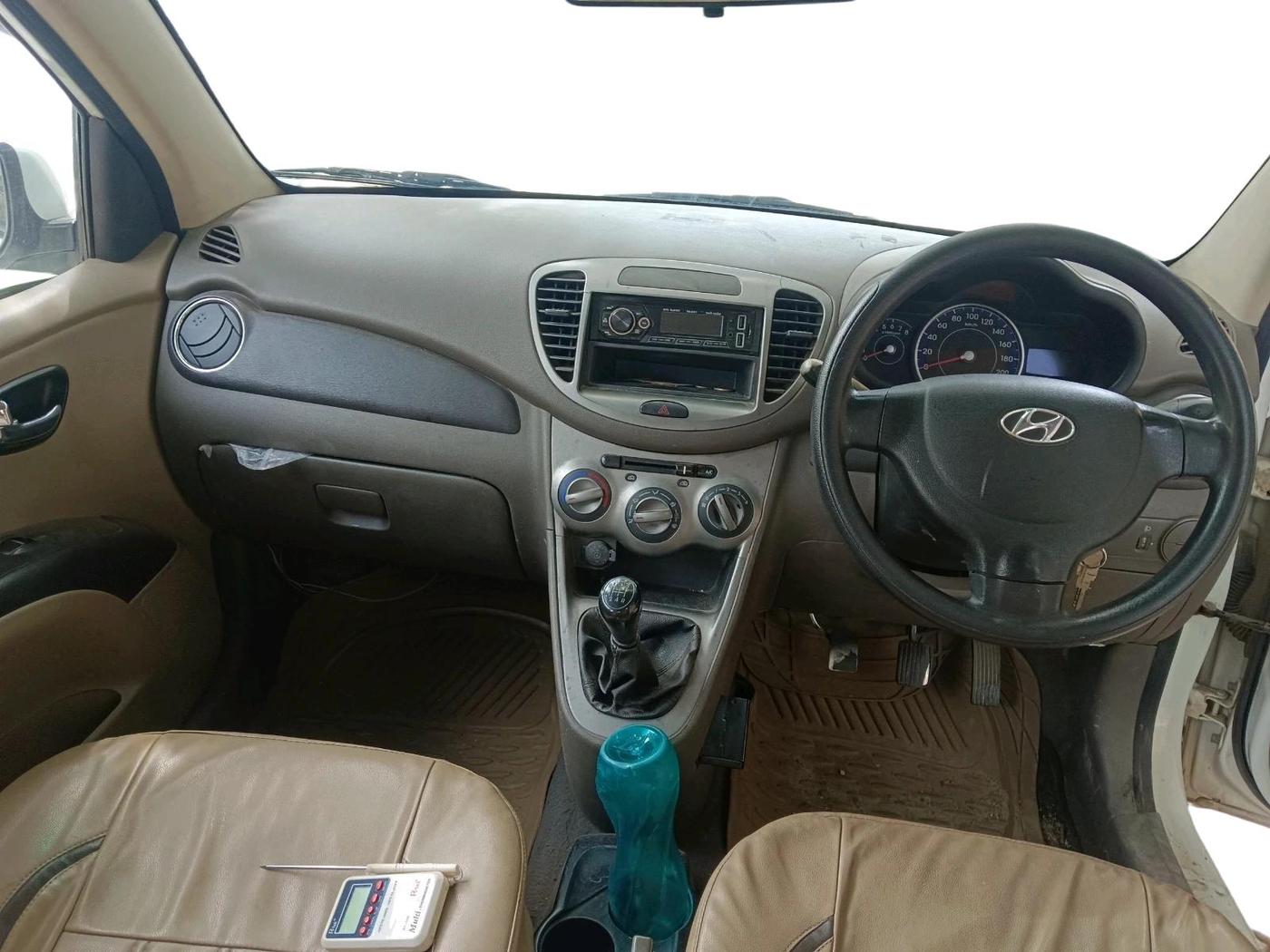 2012 Hyundai i10 MAGNA 1.2, Petrol, Manual, 1,46,215 km, interior