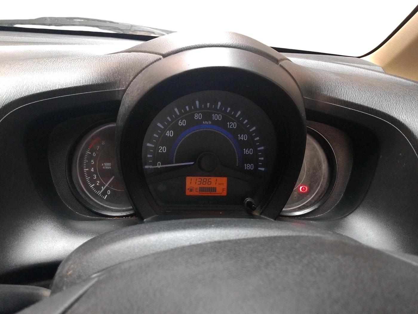 2015 Honda Amaze 1.2L I-VTEC S, CNG, Manual, 1,13,861 km, interior