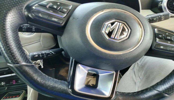 2022 MG ASTOR SAVVY 1.5 CVT, Petrol, Automatic, 40,083 km, interior