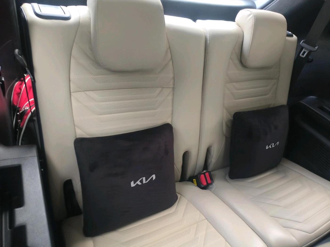 2022 KIA CARENS LUXURY PLUS 1.4 PETROL 7 STR, Petrol, Manual, 60,708 km, interior
