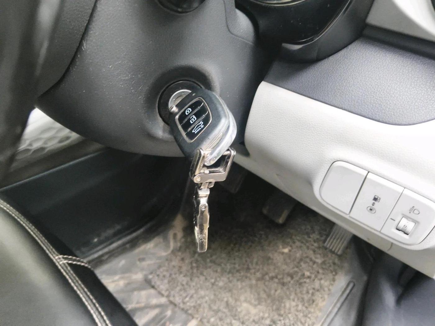 2022 Hyundai GRAND I10 NIOS SPORTZ 1.2 KAPPA VTVT CNG, CNG, Manual, 64,828 km, interior