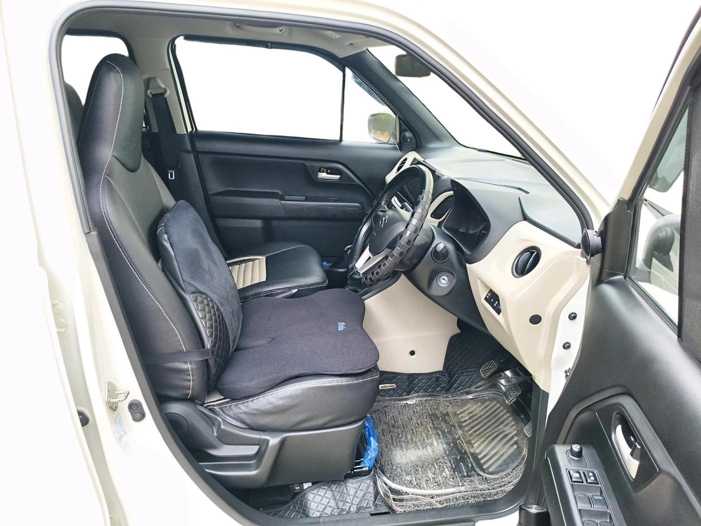2025 Maruti New Wagon-R VXI 1.0, Petrol, Manual, 40,010 km, interior