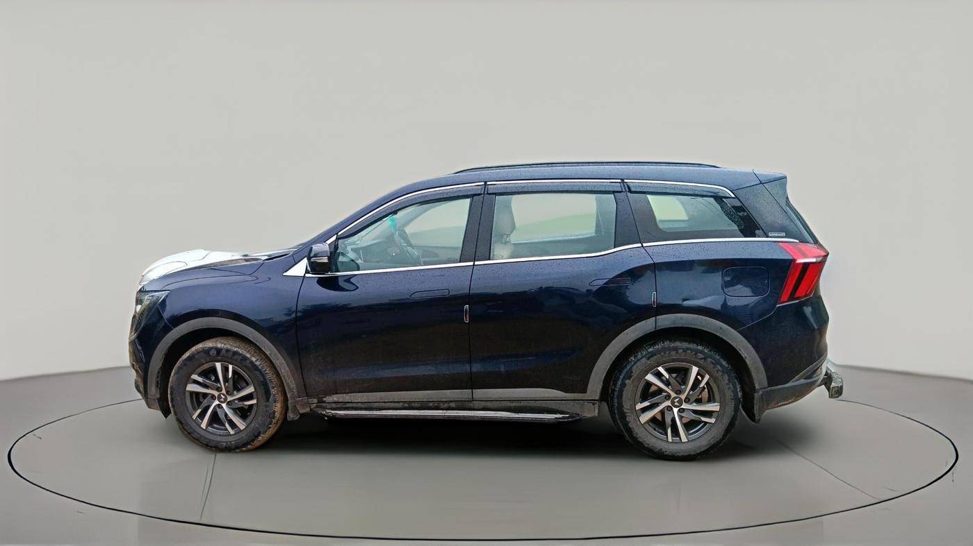 2022 Mahindra XUV700 AX 5 P AT 5 STR, Petrol, Automatic, 52,211 km, exterior