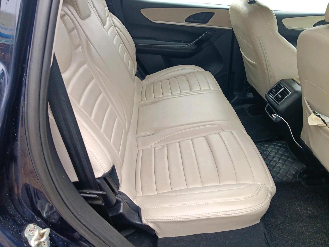 2022 Mahindra XUV700 AX 5 P AT 5 STR, Petrol, Automatic, 52,211 km, interior