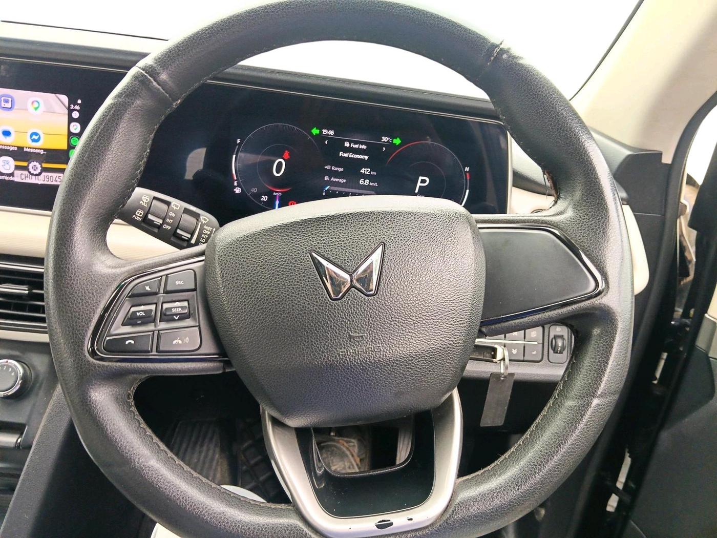 2022 Mahindra XUV700 AX 5 P AT 5 STR, Petrol, Automatic, 52,211 km, interior