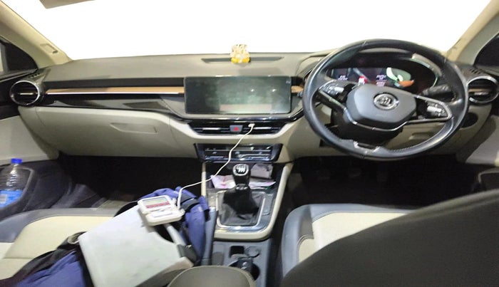 2022 Skoda SLAVIA STYLE 1.0L TSI MT, Petrol, Manual, 41,473 km, interior