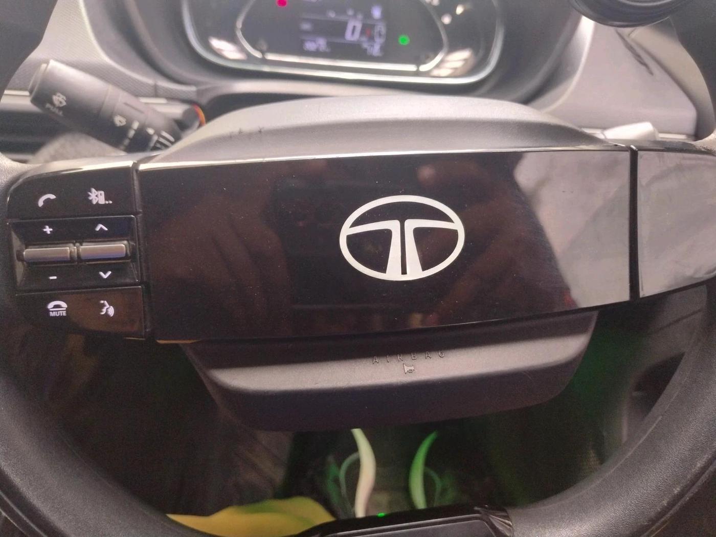 2024 Tata NEXON SMART+ 1.2 PETROL, Petrol, Manual, 20,212 km, interior