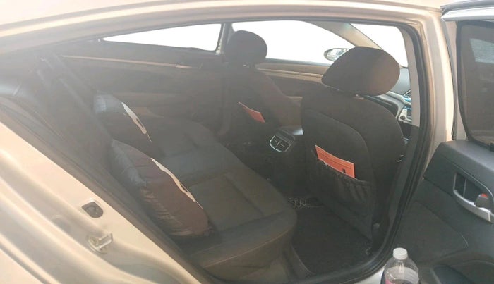 2016 Hyundai New Elantra 2.0 SX MT PETROL, Petrol, Manual, 71,273 km, interior