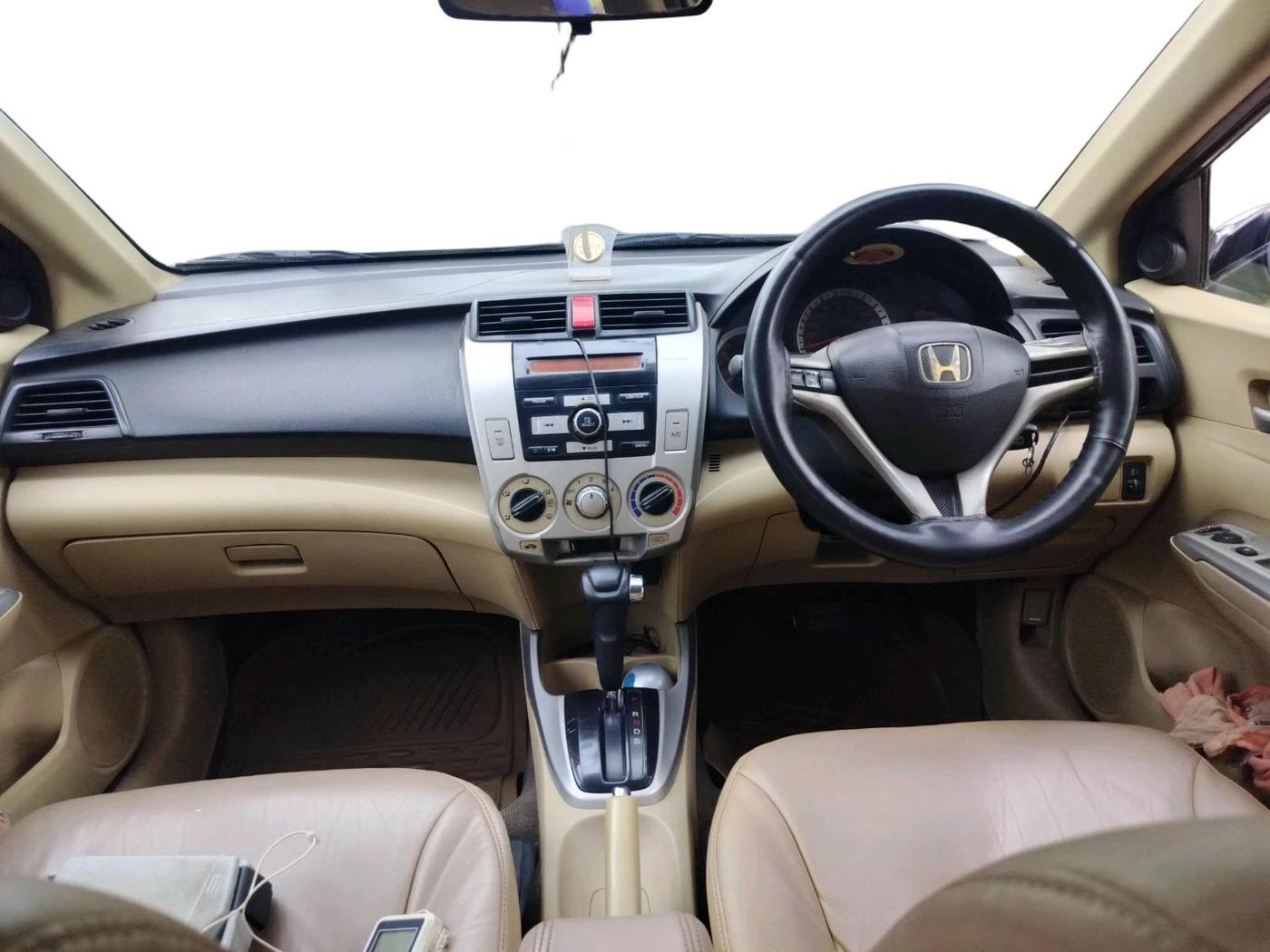 2011 Honda City 1.5L I-VTEC V AT, Petrol, Automatic, 2,86,824 km, interior