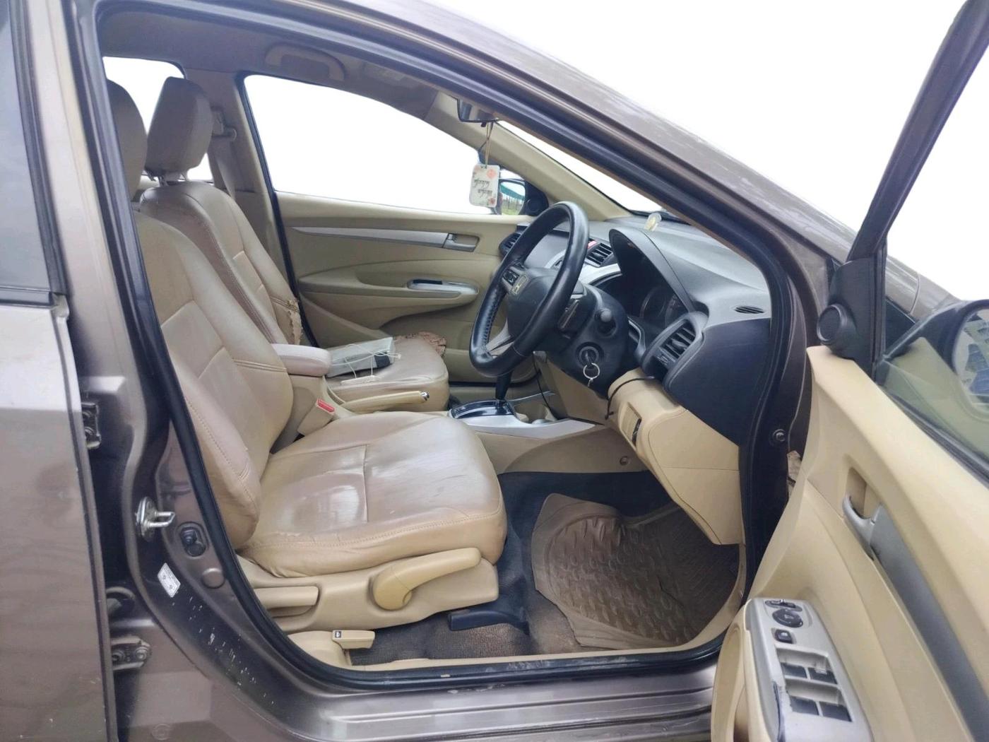 2011 Honda City 1.5L I-VTEC V AT, Petrol, Automatic, 2,86,824 km, interior